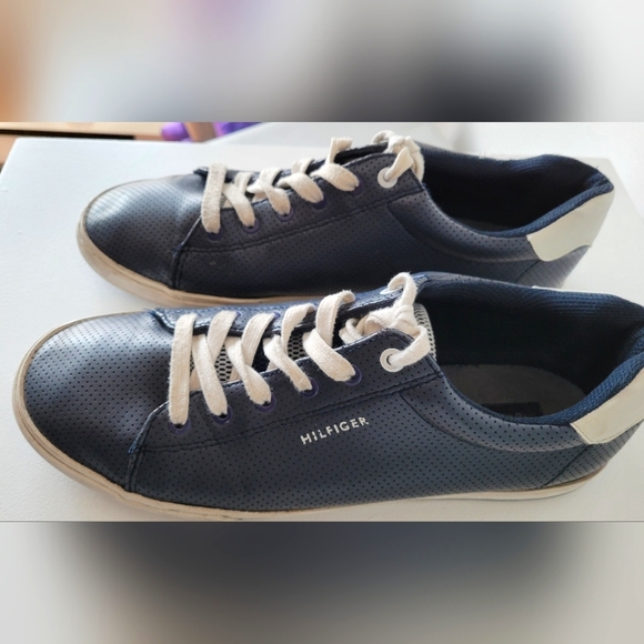 Tommy Hilfiger Navy blue sneakers/ tennis shoes/loafer - mens 10.5 - Picture 7 of 9